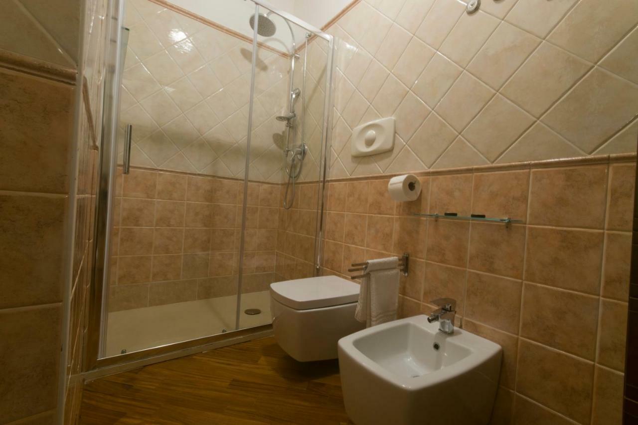 Suite Del Borgo - Affittacamere - Guest House Bologna Buitenkant foto