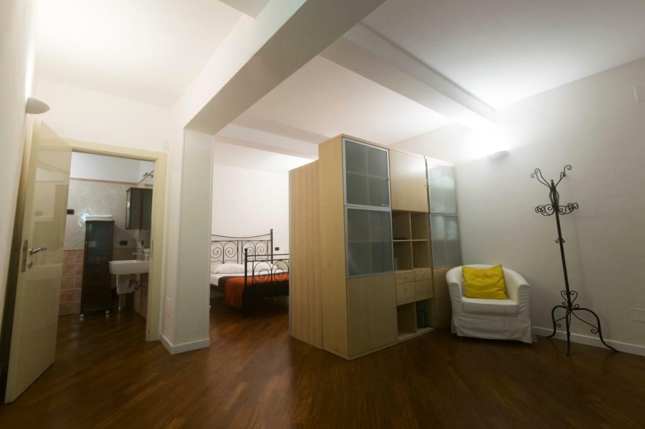 Suite Del Borgo - Affittacamere - Guest House Bologna Buitenkant foto