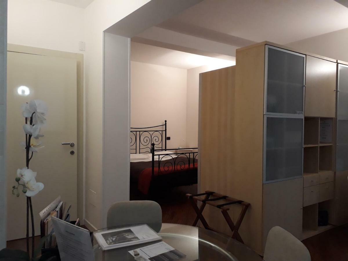 Suite Del Borgo - Affittacamere - Guest House Bologna Buitenkant foto